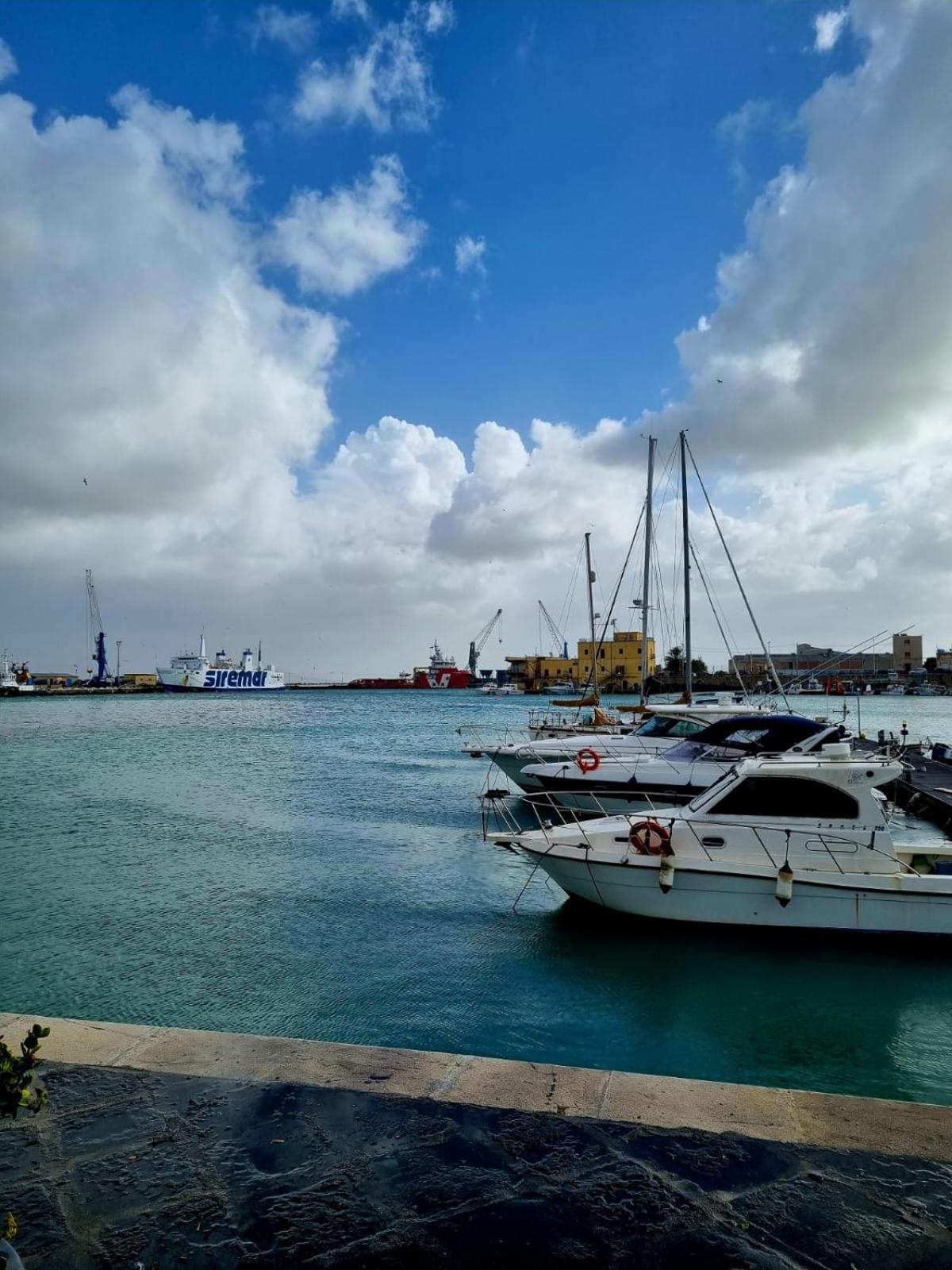 Casa Vacanza Nonna Nena Porto Empedocle Exteriör bild